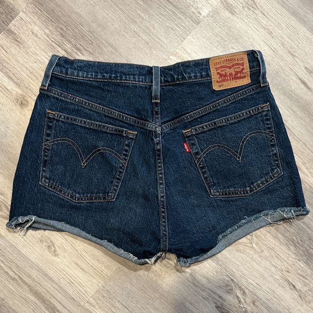 Levi’s 501 Short - Picture 2 of 3